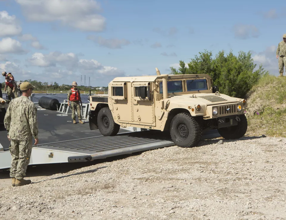 HMMWV US Army